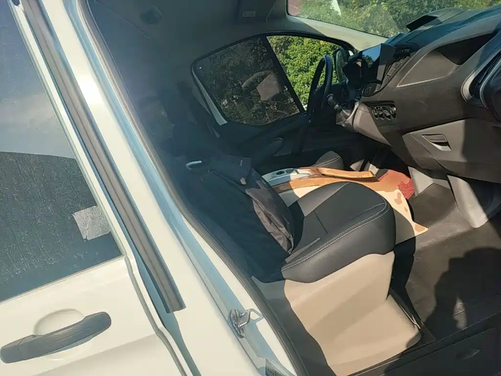 Фото 25 - Ford Transit