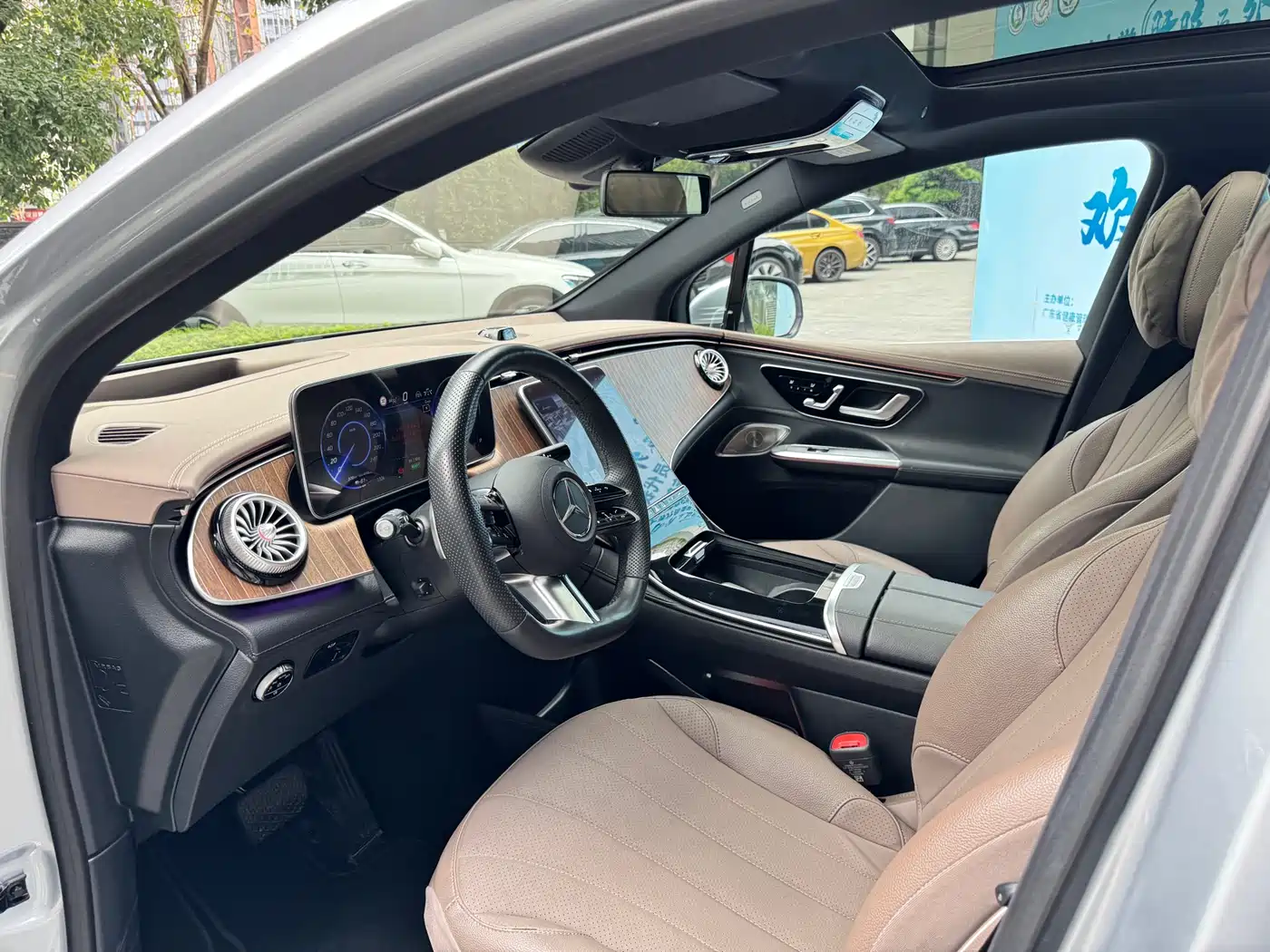 MERCEDES-BENZ EQE SUV