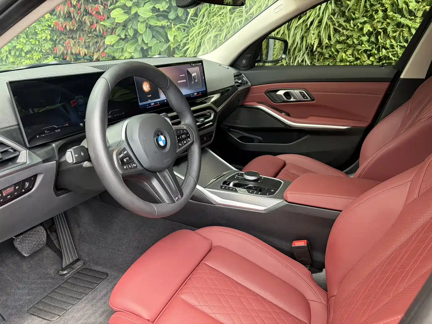 BMW 3 Series 2024 325Li M Sport Shadowline Package фото 9