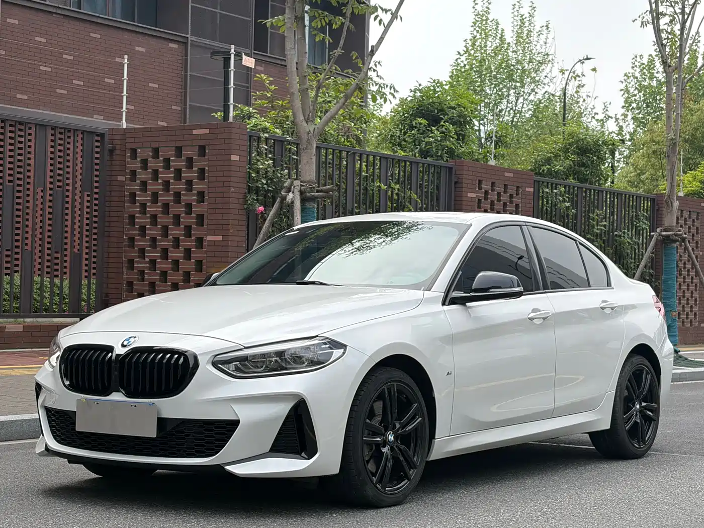 BMW 1 Series 2023 125i M Sport Shadow Edition