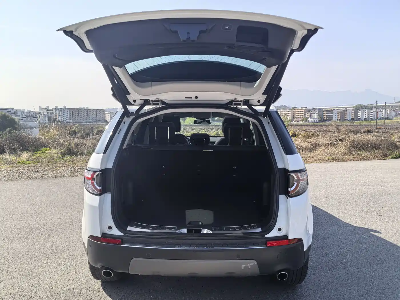 Land Rover Discovery Sport 2018 240PS SE Edition фото 12