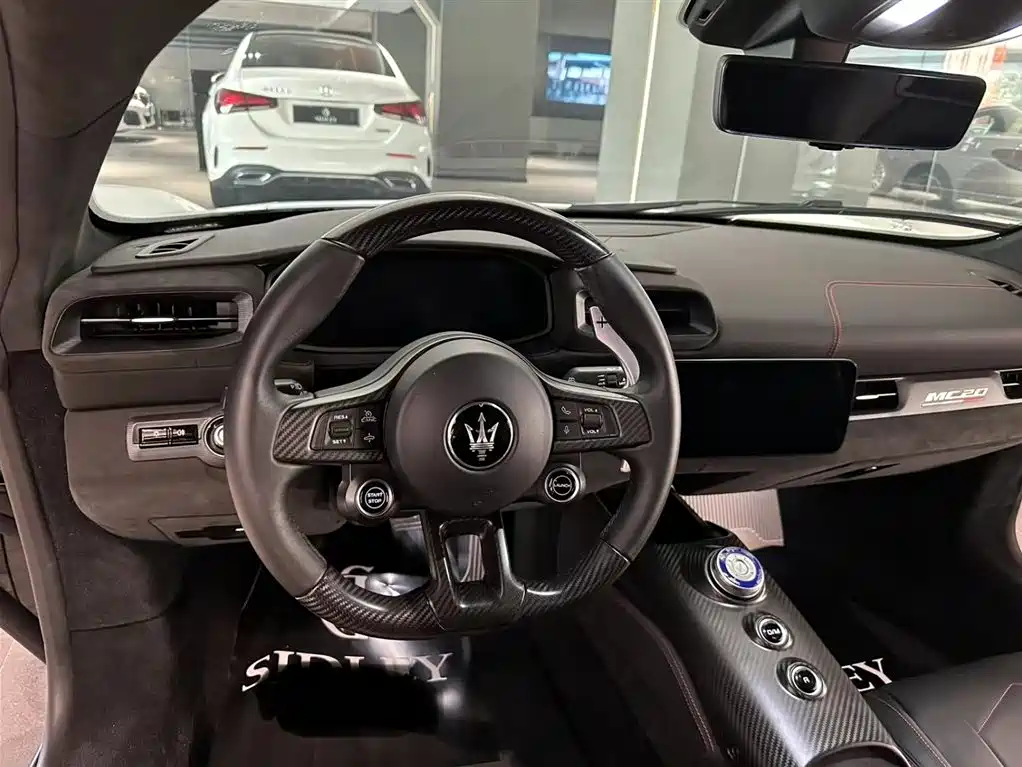 MASERATI MC20