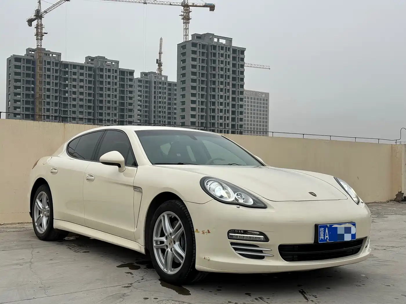 Porsche Panamera 2013 Panamera 4 Platinum Edition 3.6L фото 3