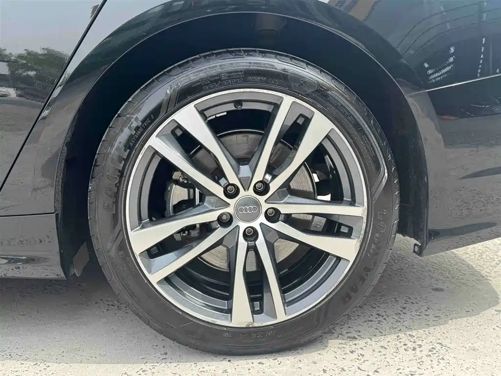 Audi A6L 2021 40 TFSI Luxury Sport фото 24