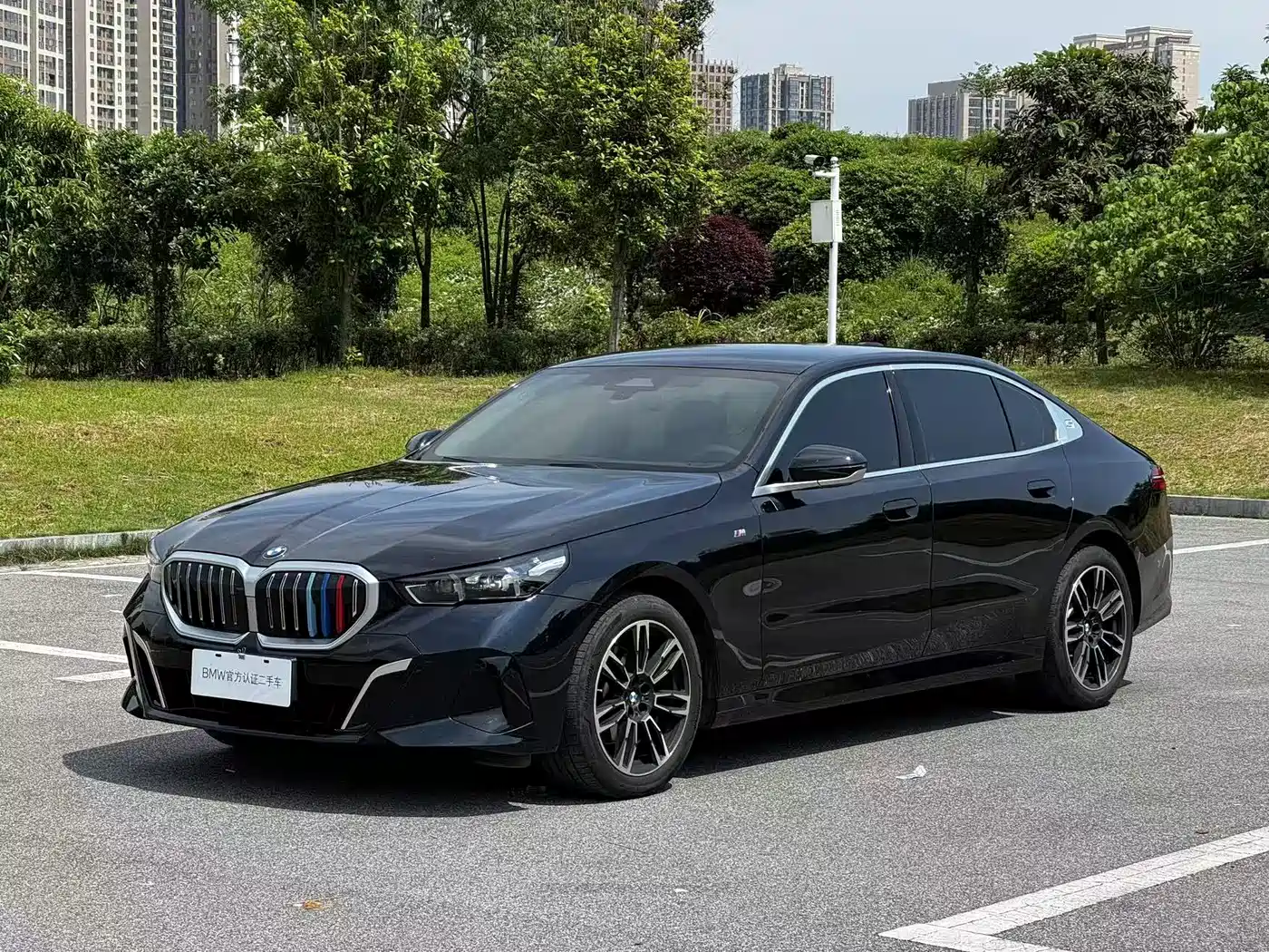 BMW 5 Series 2024 525Li M Sport Package фото 7