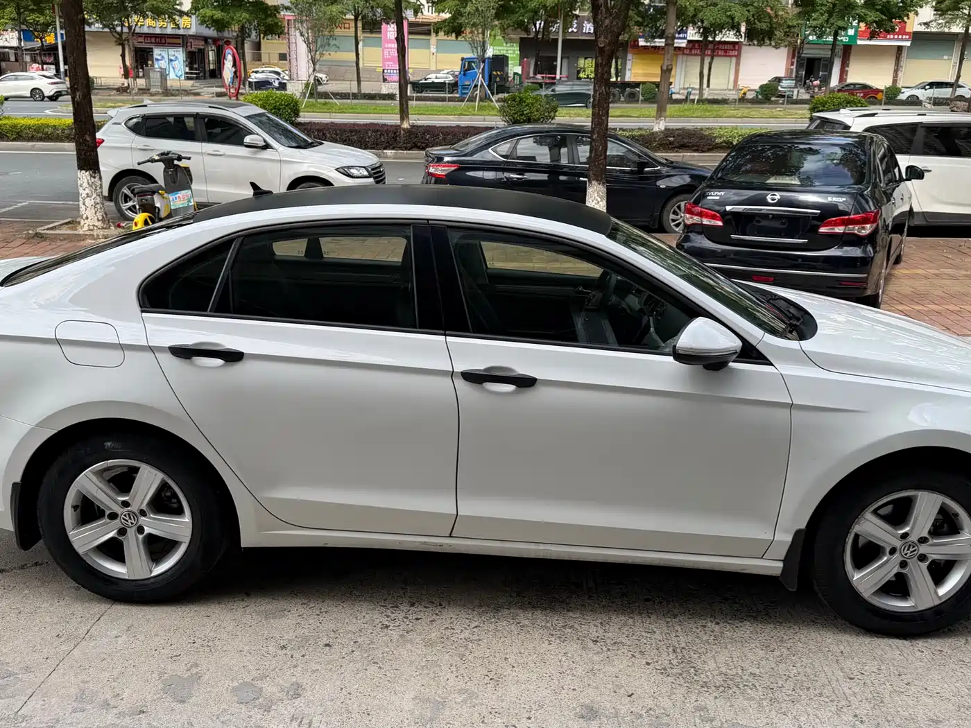 Volkswagen Lamando 2017 230TSI DSG Trend Edition фото 15