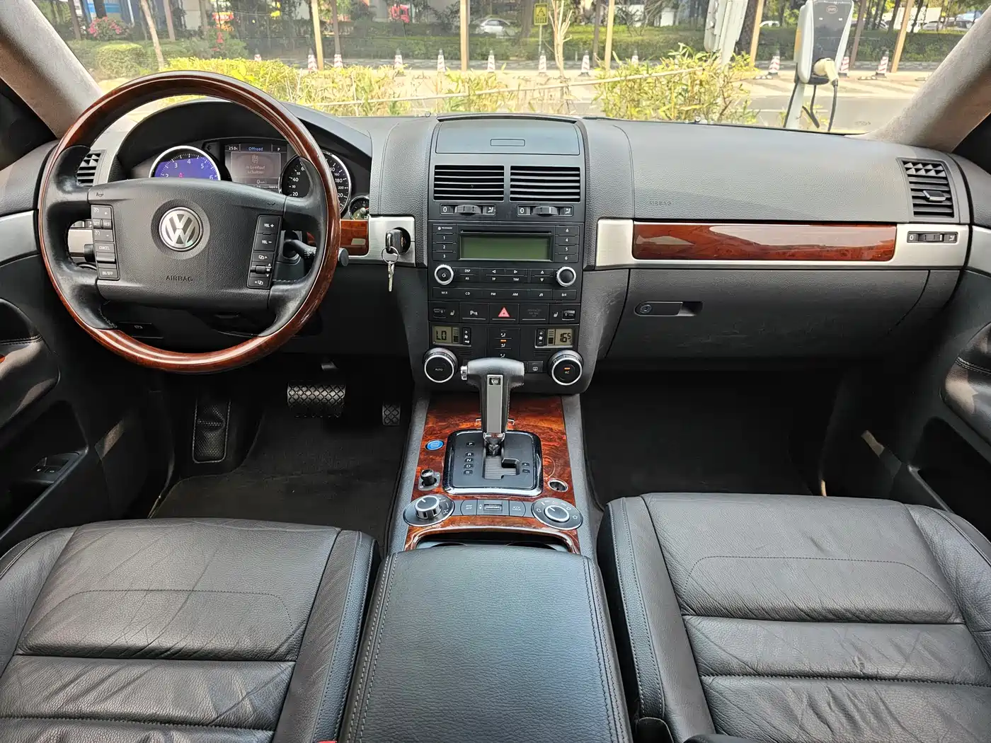 Volkswagen Touareg 2007 3.6L Luxury фото 6
