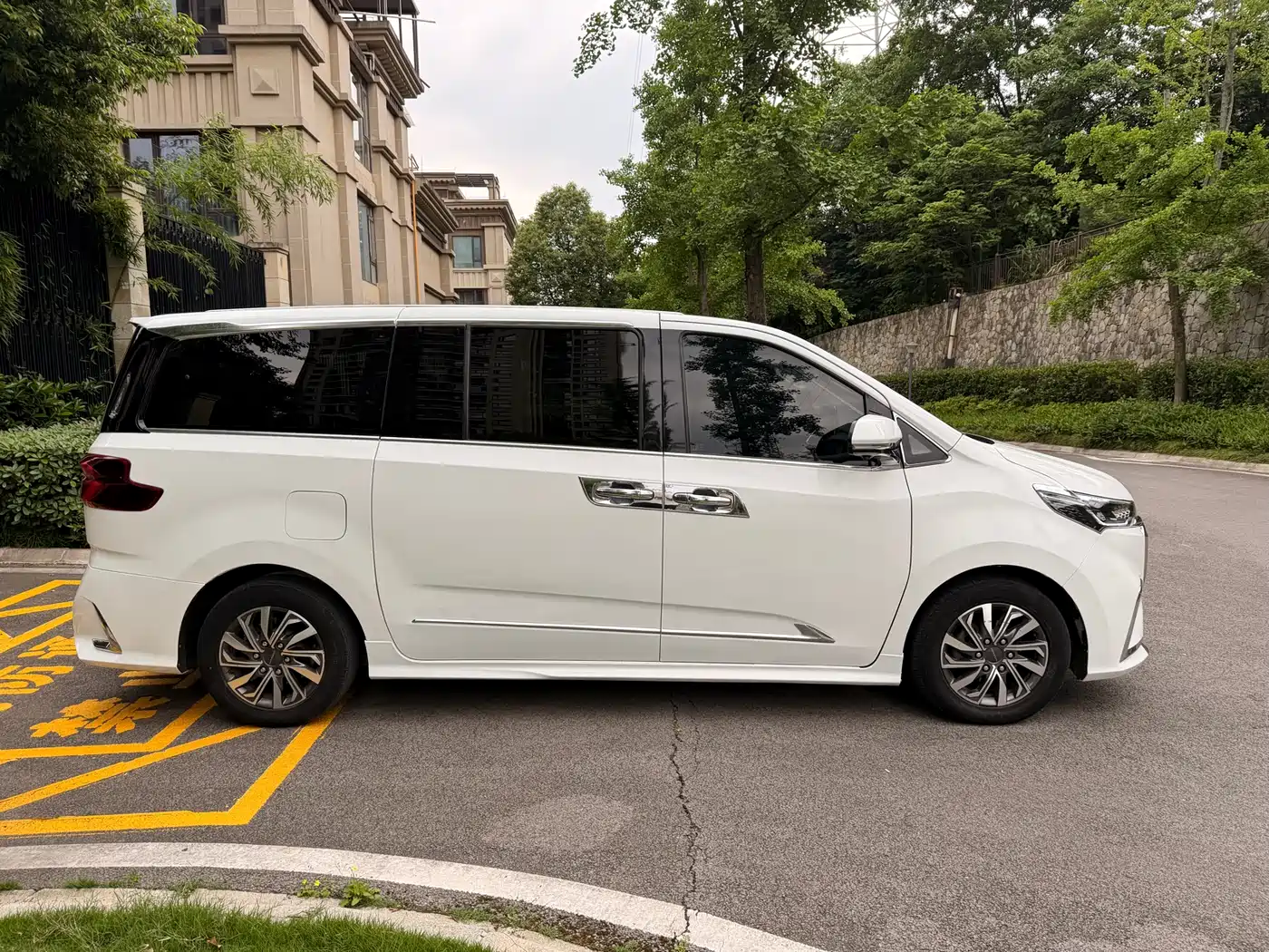 SAIC Maxus Maxus G20 2021 PLUS 2.0T Diesel Automatic Luxury Edition фото 4