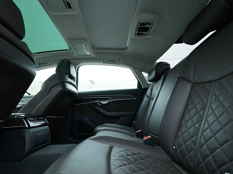 Audi A8 2022 A8L 50 TFSI quattro Comfort Collector's Edition фото 19
