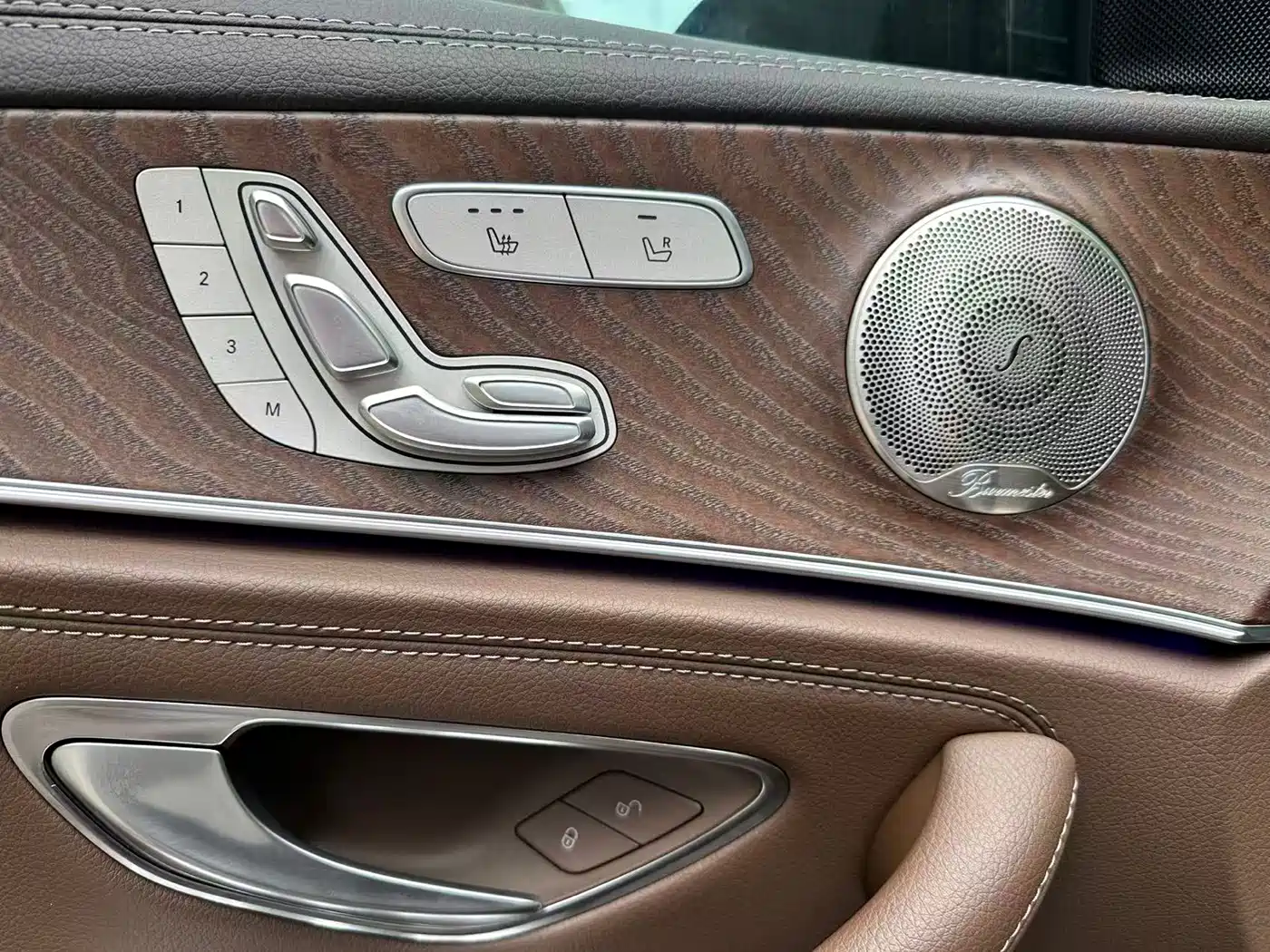 Mercedes-Benz E-Class 2023 E 300 L Luxury фото 12