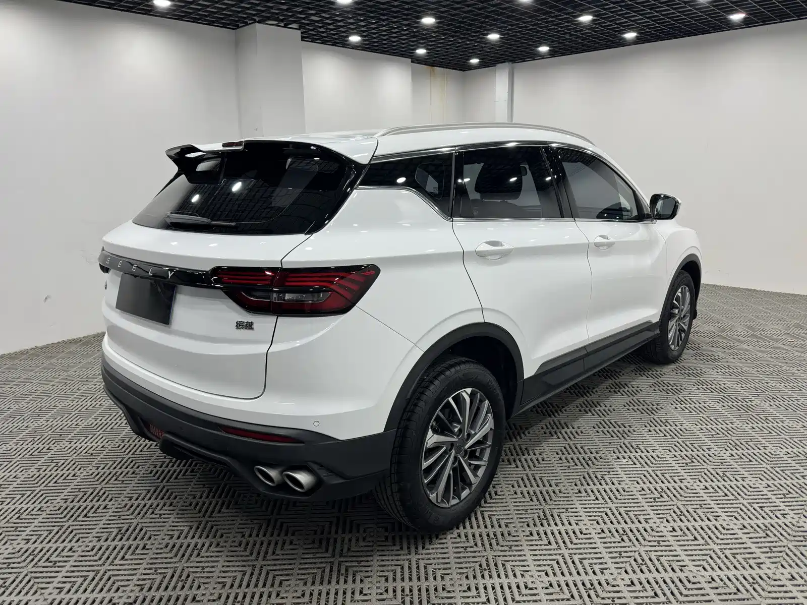 Фото 7 - Geely Coolray