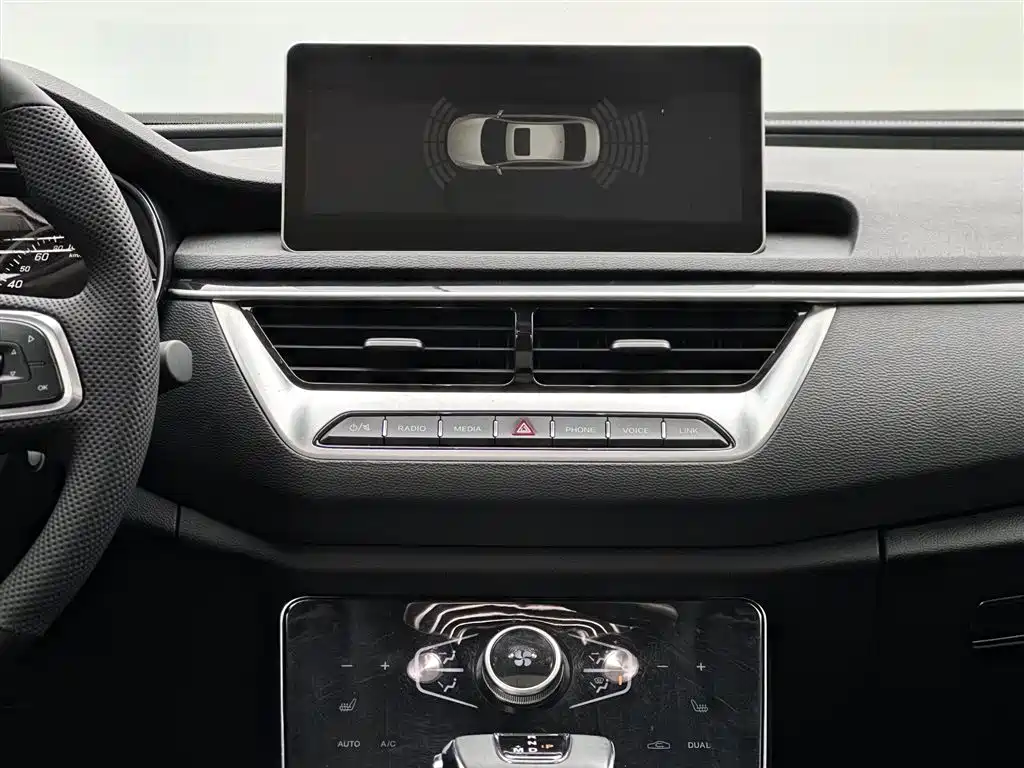 Hongqi H5 2022 Classic Facelift 1.8T Automatic Smart Connect Flag Enjoyment Edition фото 10