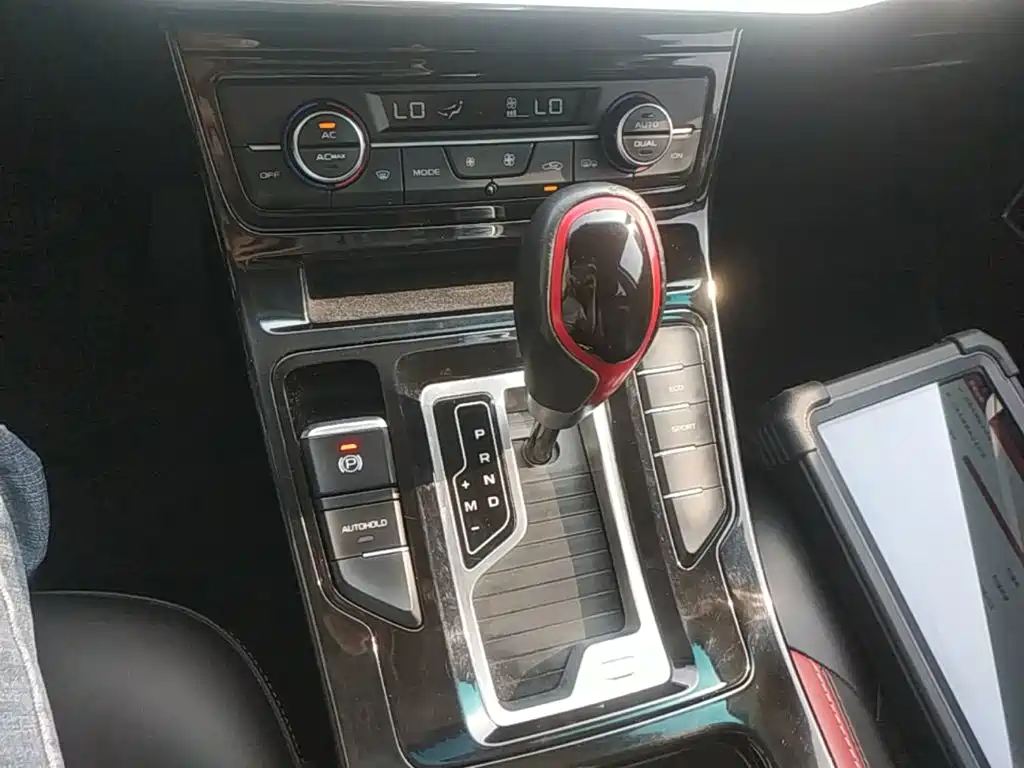 صورة 14 - Geely Emgrand GS