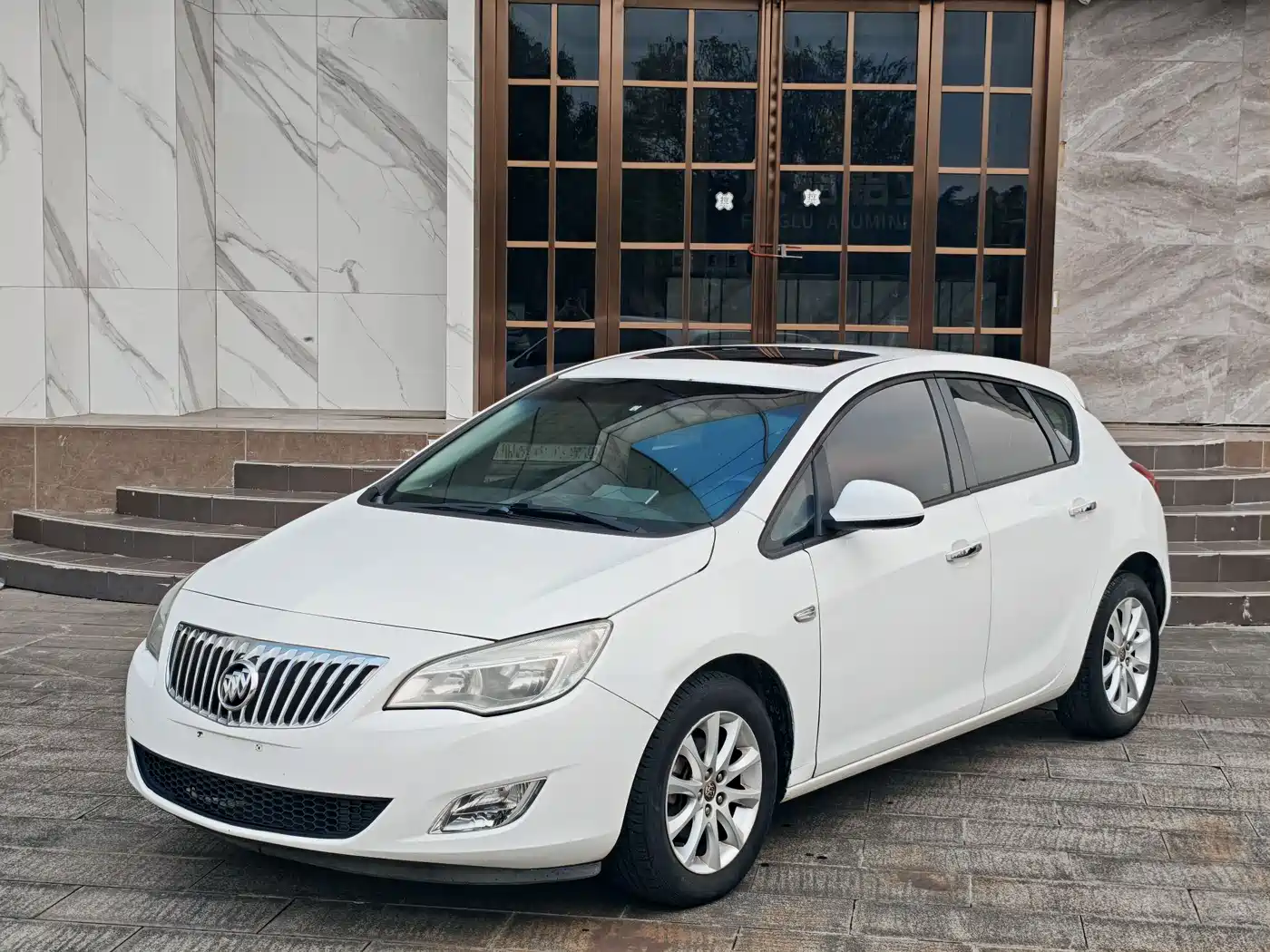 Buick Excelle 2014 XT 1.6L Automatic Fashion