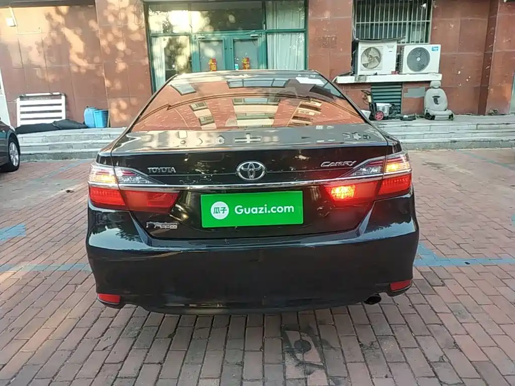 Фото 6 - Toyota Camry