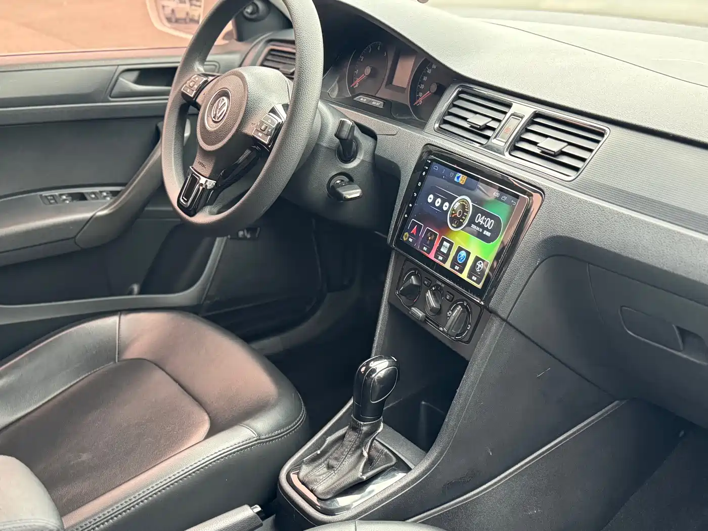 Volkswagen Santana 2015 1.6L Automatic Trend Edition фото 7