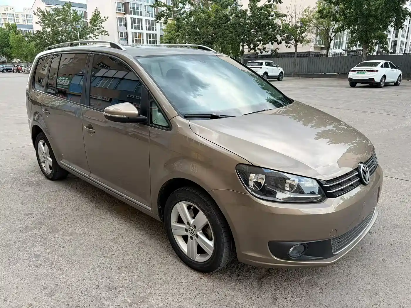 Volkswagen Touran 2015 1.4T DSG Comfort Edition 5-seater фото 3