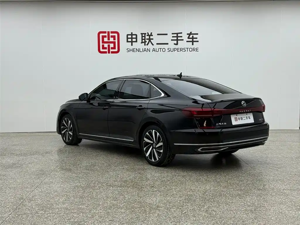 Volkswagen Passat 2022 330TSI Starlight Elite Edition фото 4