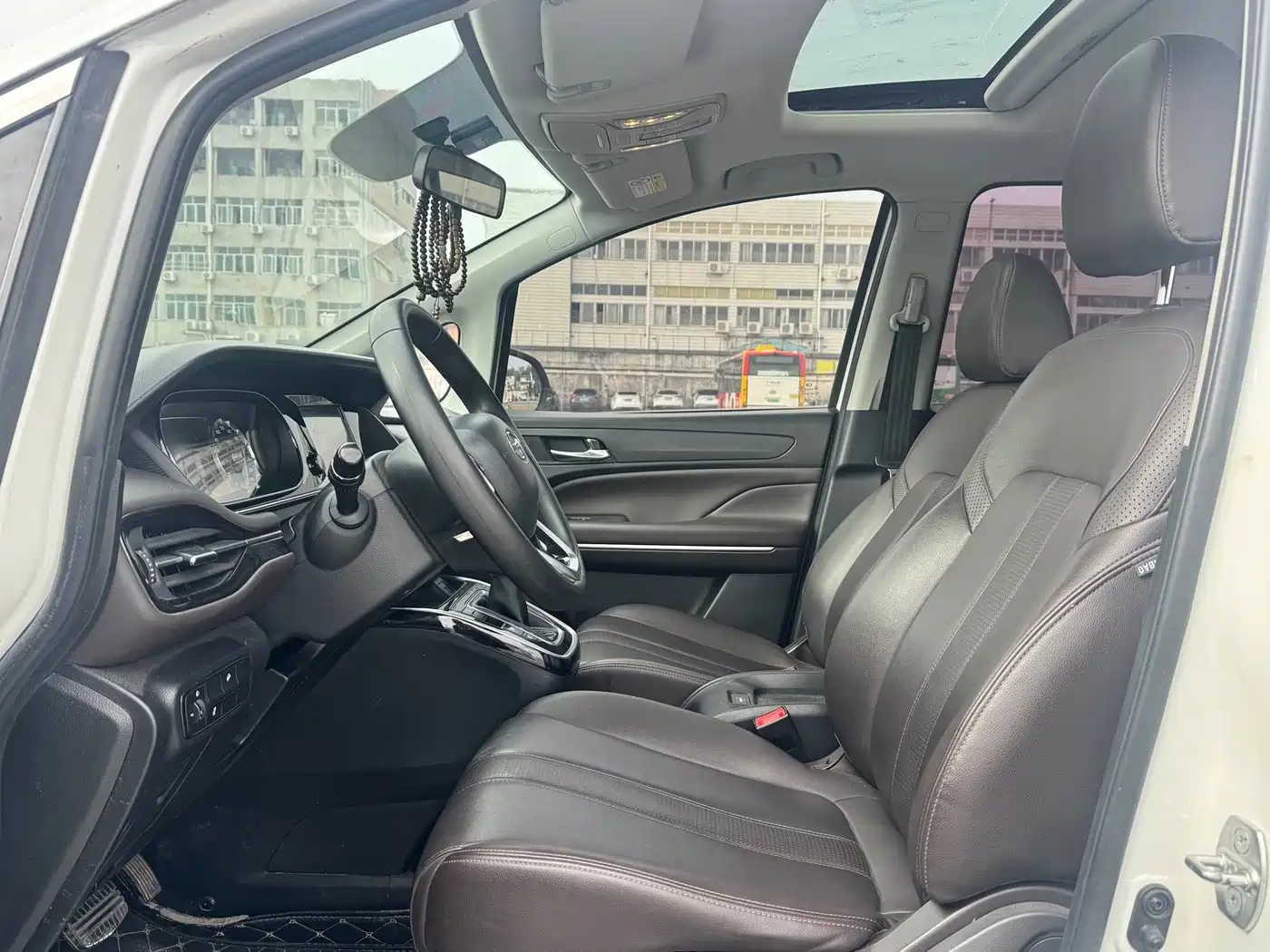 GAC Trumpchi Trumpchi M6 2019 270T DCT Luxury Edition (7-seater) (China VI) фото 4