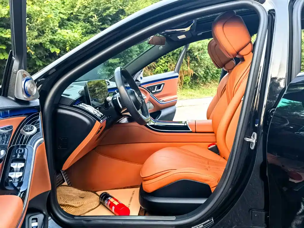 Photo 9 - Mercedes-Benz S-Class
