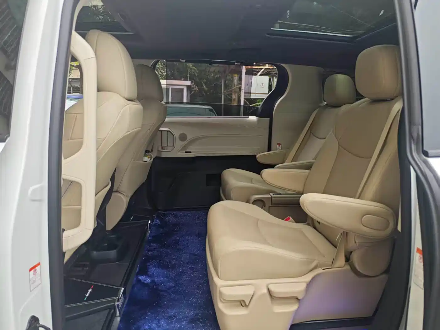 Toyota Granvia 2023 2.5L Hybrid Prestige PLUS Edition фото 11