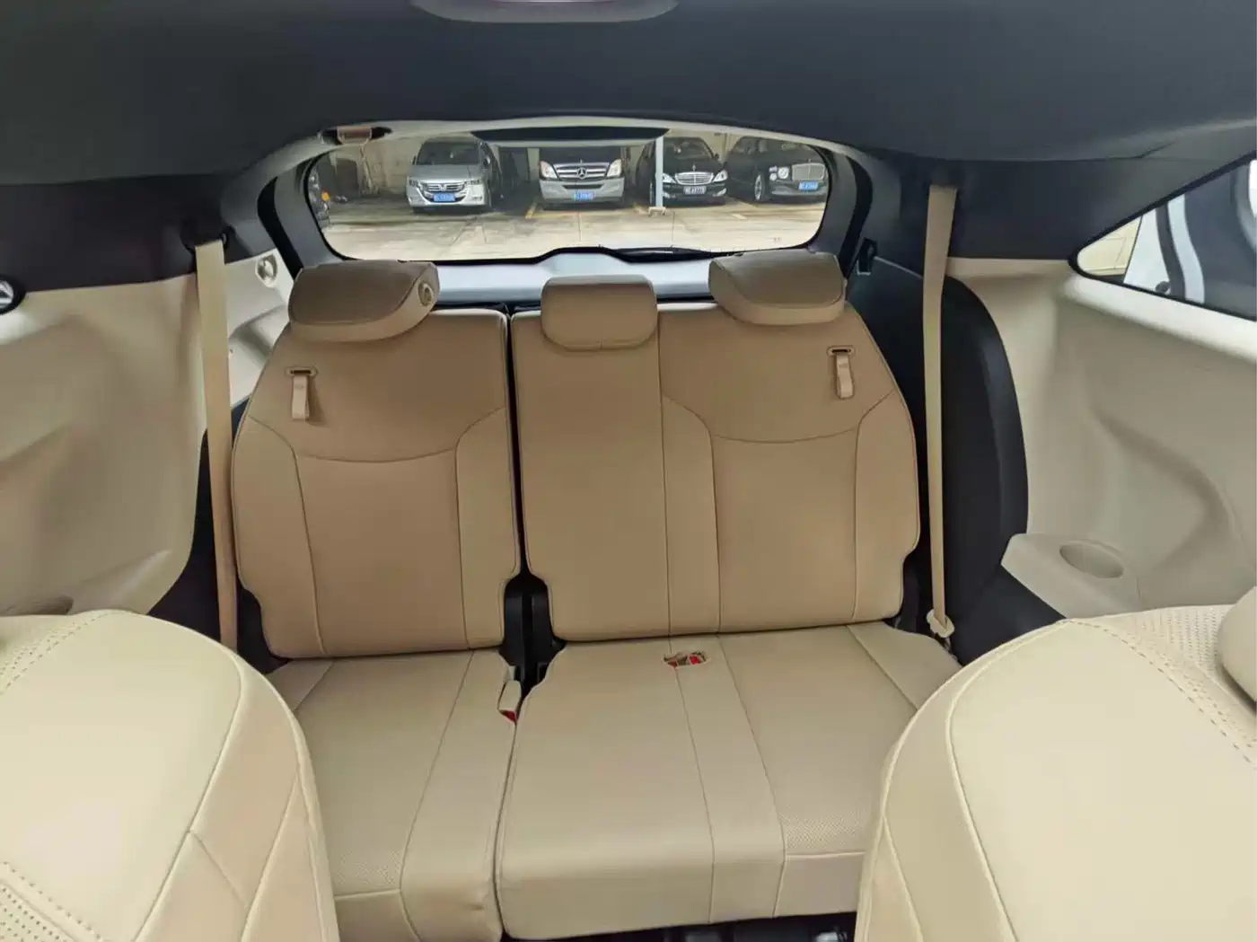 Toyota Granvia 2023 2.5L Hybrid Prestige PLUS Edition фото 16