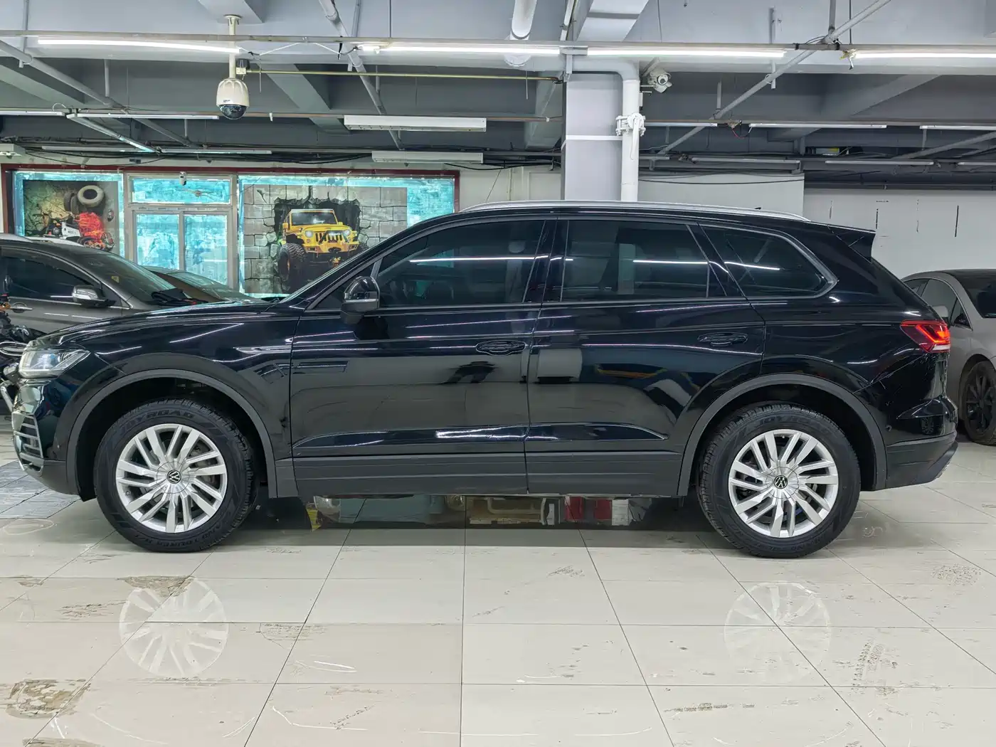 VOLKSWAGEN TOUAREG
