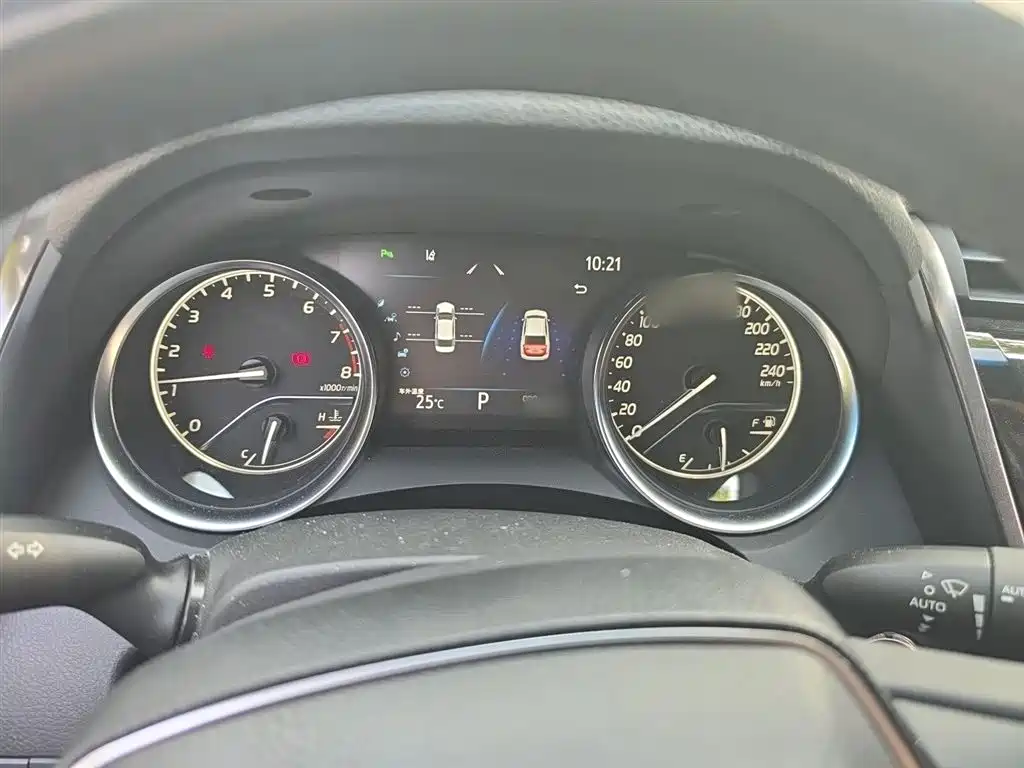 Toyota Camry 2019 2.5G Luxury Edition China VI фото 4