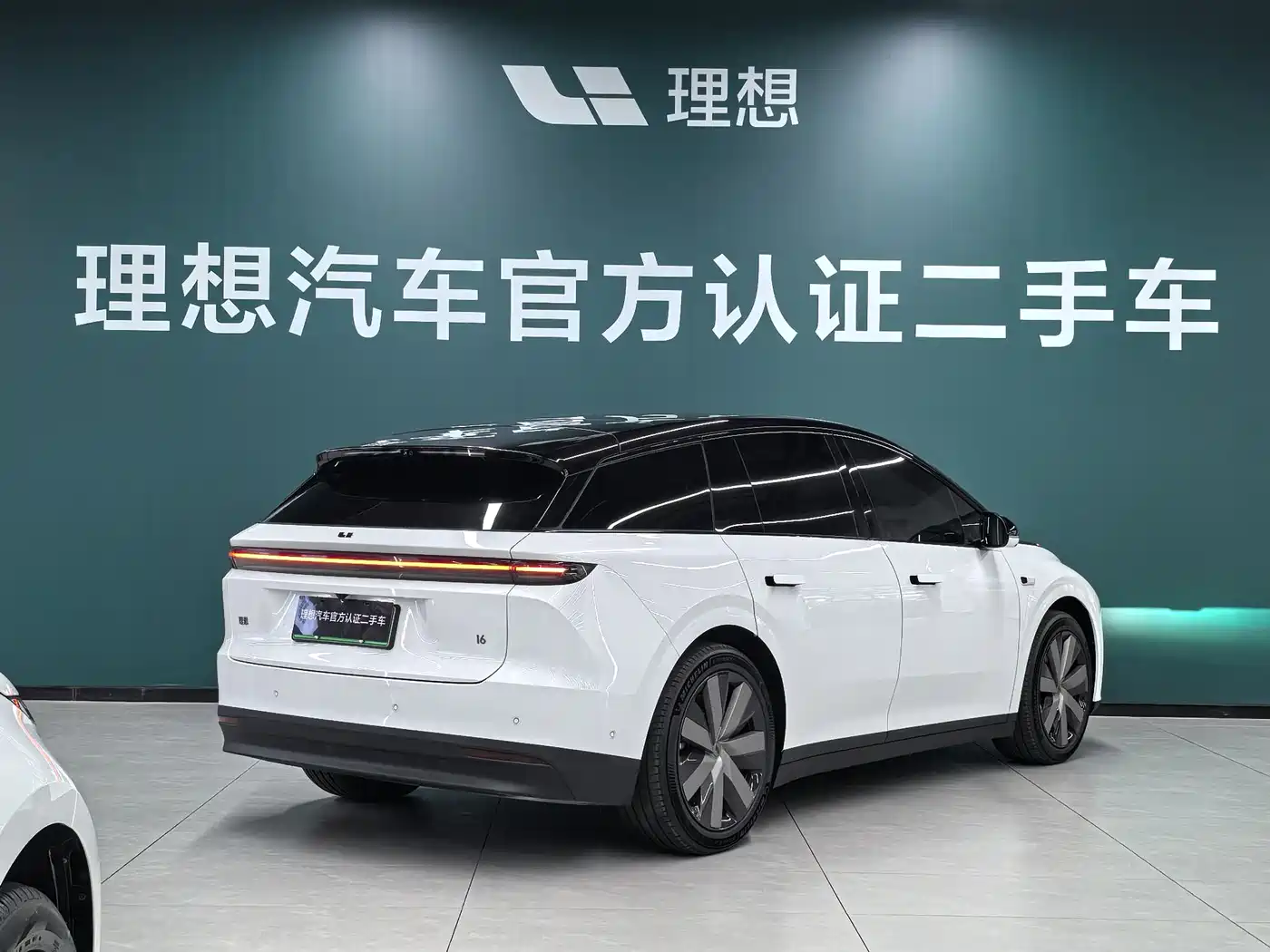 Li Auto i6 2025 2025 4WD Base Model