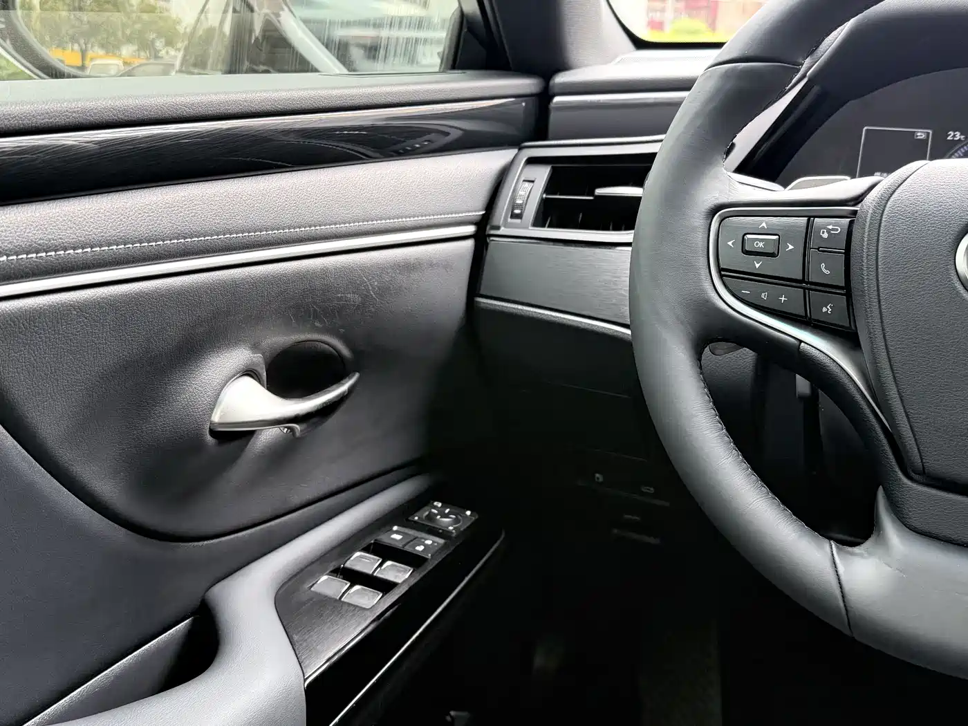 Lexus ES 2022 200 Excellence Edition фото 14