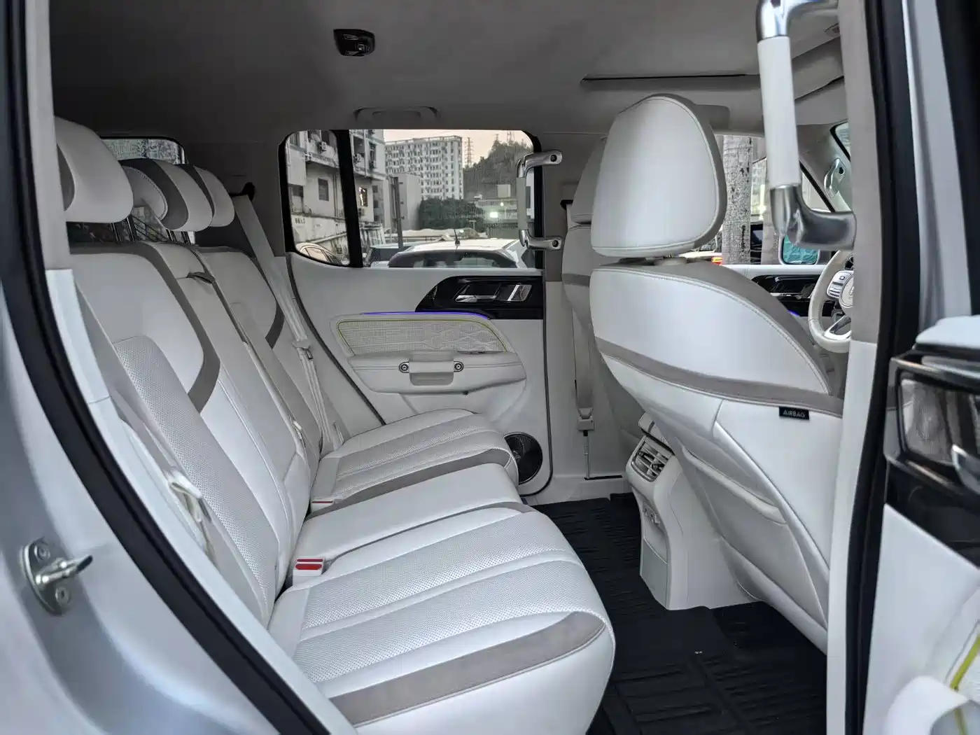 TANK CO CREATION TANK 300