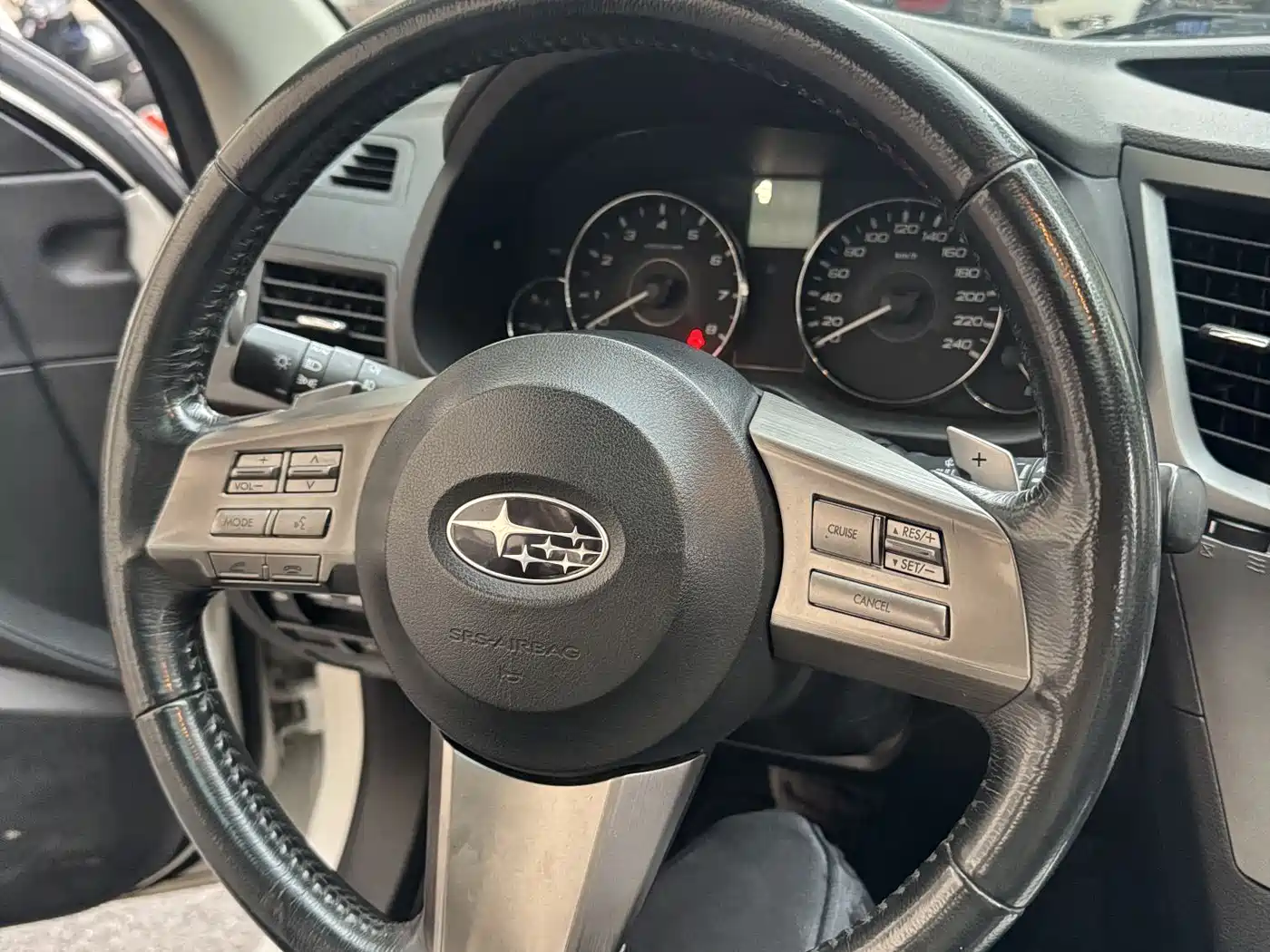 Subaru Outback 2011 2.5i Luxury Navigation Edition фото 7