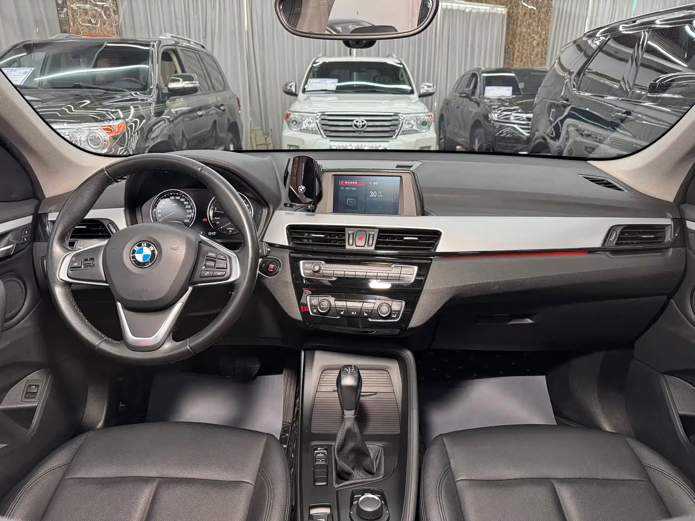 BMW X1 2019 sDrive20Li Leading Model фото 13