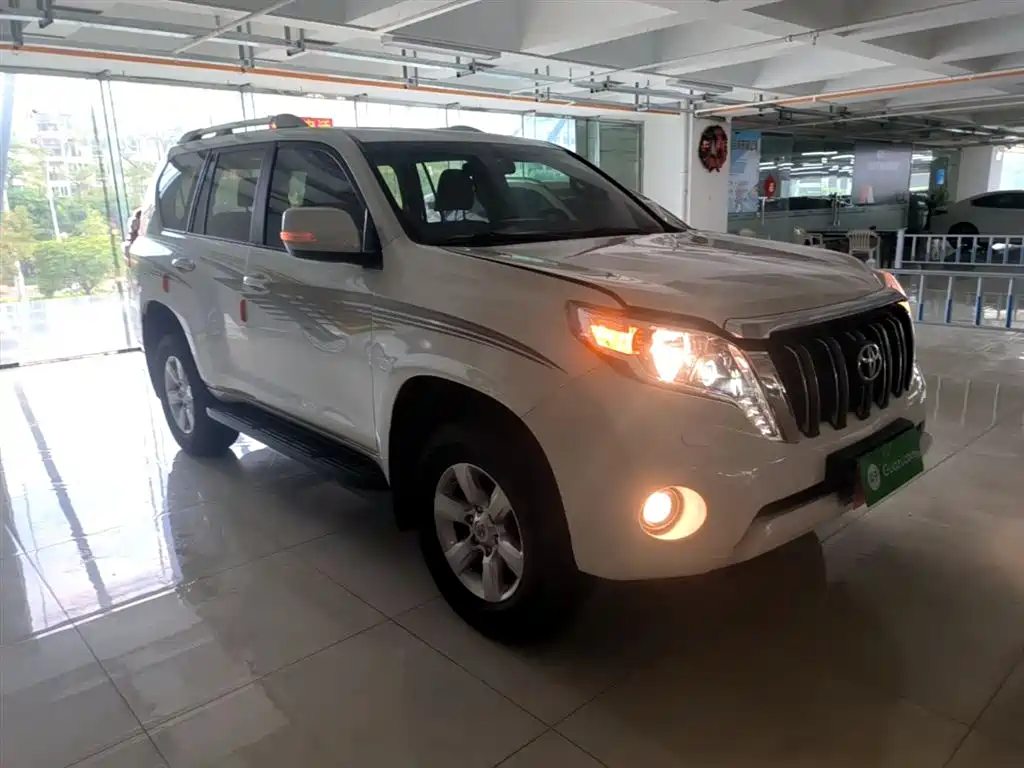 Toyota Prado 2015 2.7L Automatic Luxury фото 4