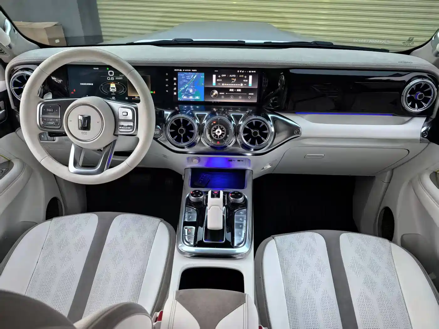 TANK CO CREATION TANK 300