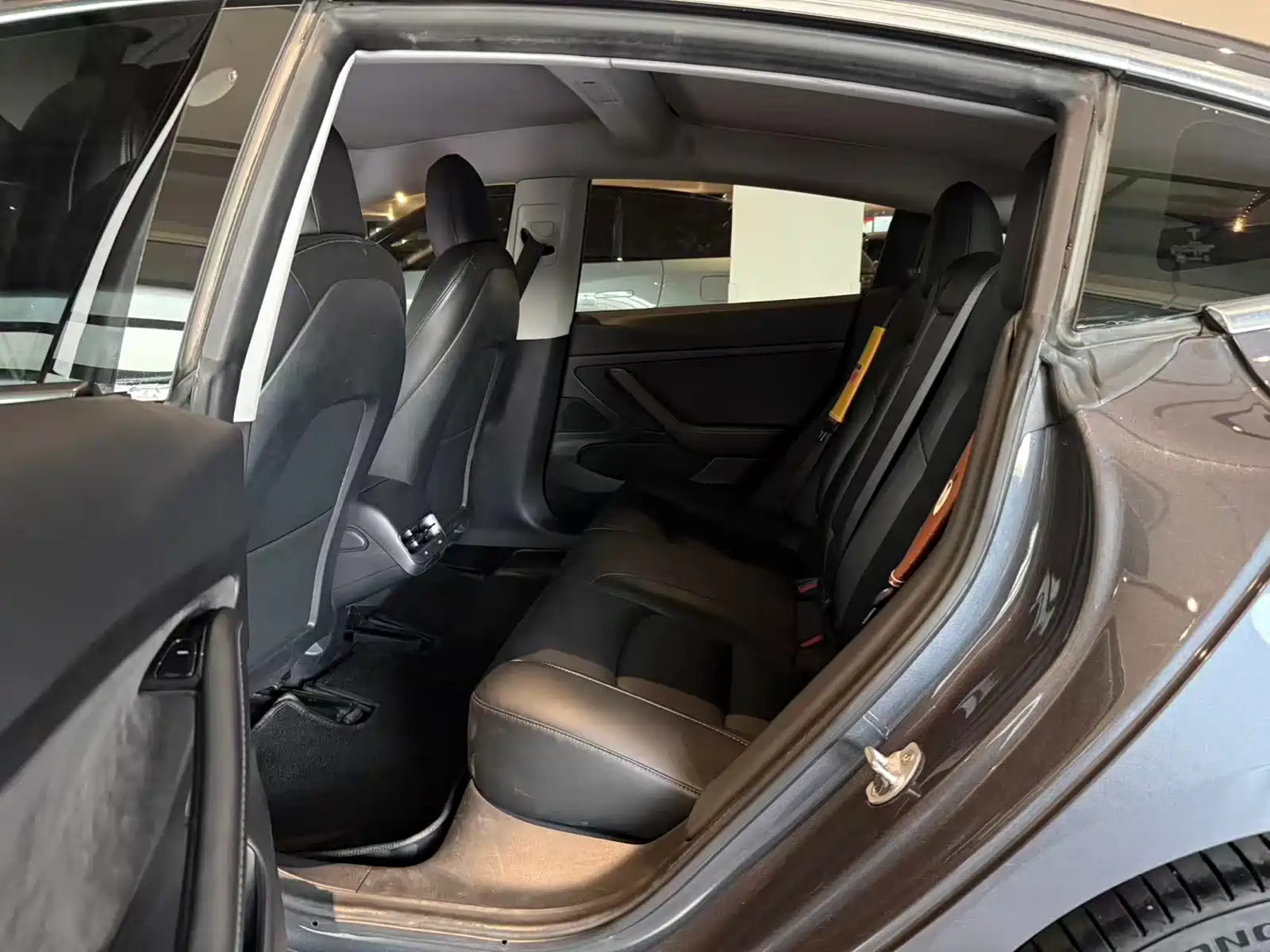 Фото 8 - Tesla Model 3