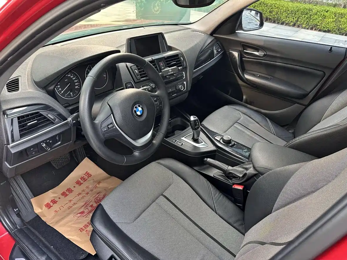 BMW 1 Series (Import) 2013 Facelift 116i Urban Model фото 7