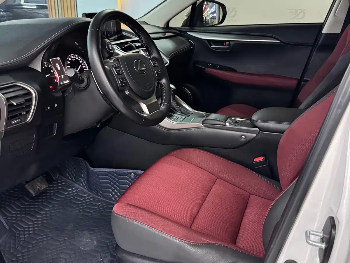 Фото 4 - Lexus NX