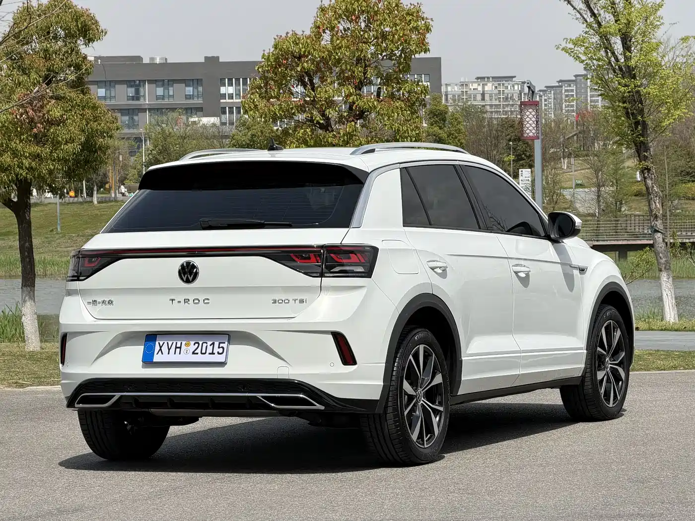 Volkswagen T-ROC 2024 300TSI DSG 2WD Morning Light Edition фото 21