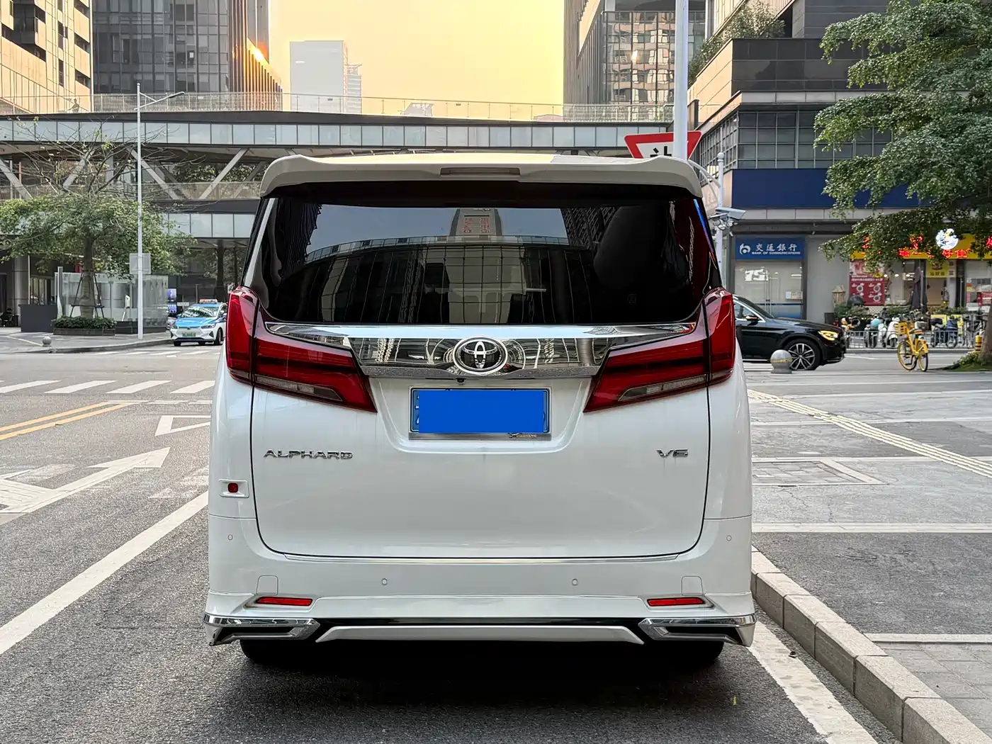 Toyota Alphard 2018 Facelift 3.5L Luxury Edition фото 15