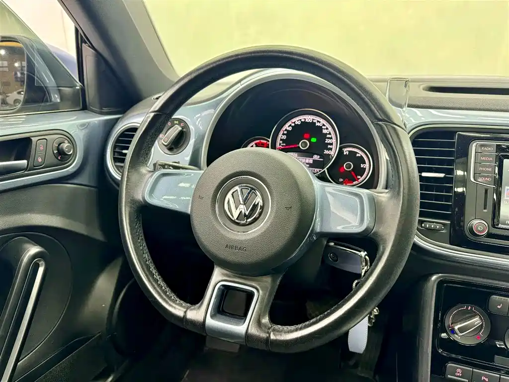 Volkswagen Beetle 2019 180TSI Classic Edition фото 9