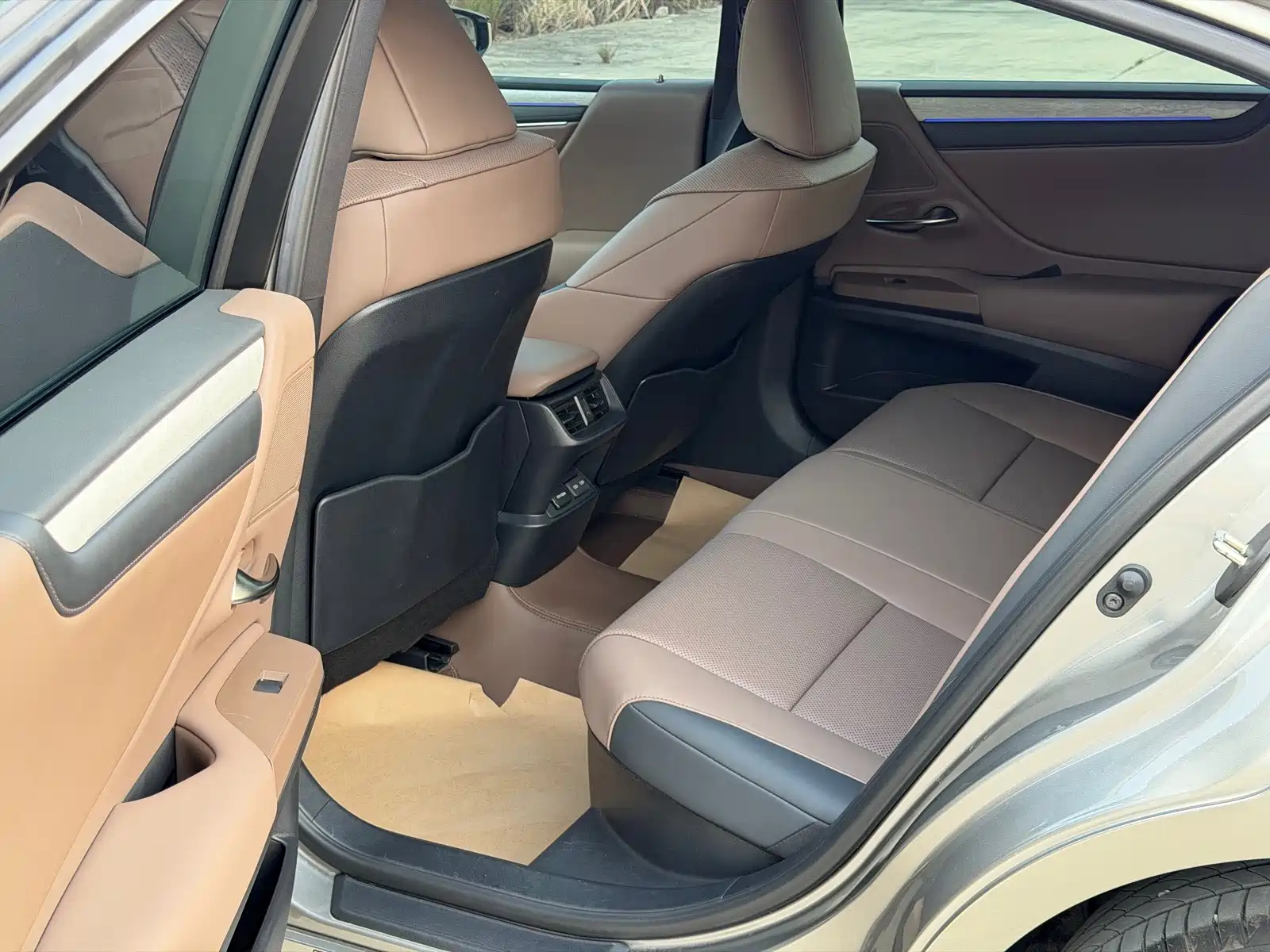 Фото 6 - Lexus ES