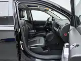Фото 23 - Jeep Compass (Import)