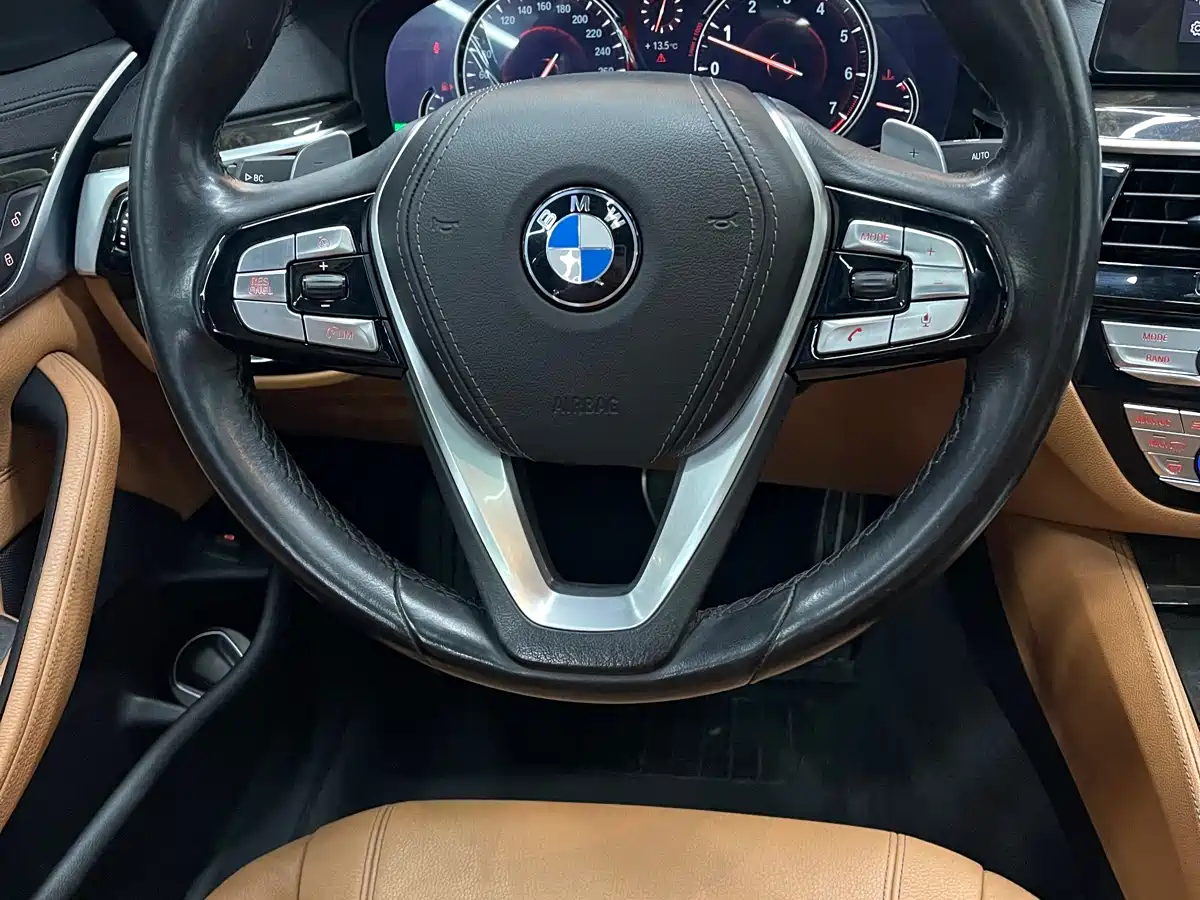 BMW 5 Series 2018 Facelift 530Li Leading M Sport Package фото 4