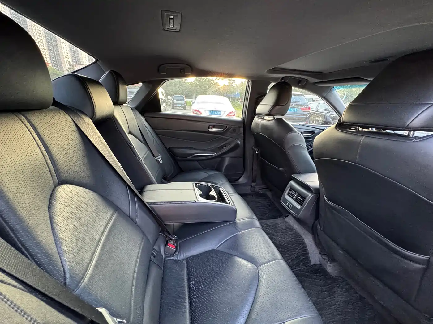 Toyota Avalon 2022 2.5L Luxury Edition фото 11