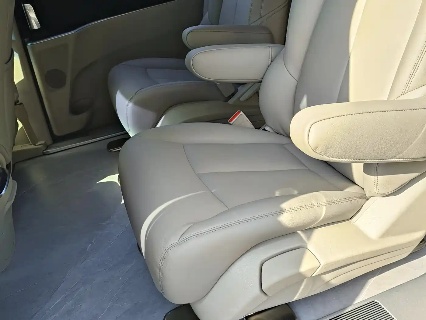 Buick GL8 2021 Land Business Class 652T Comfort фото 6