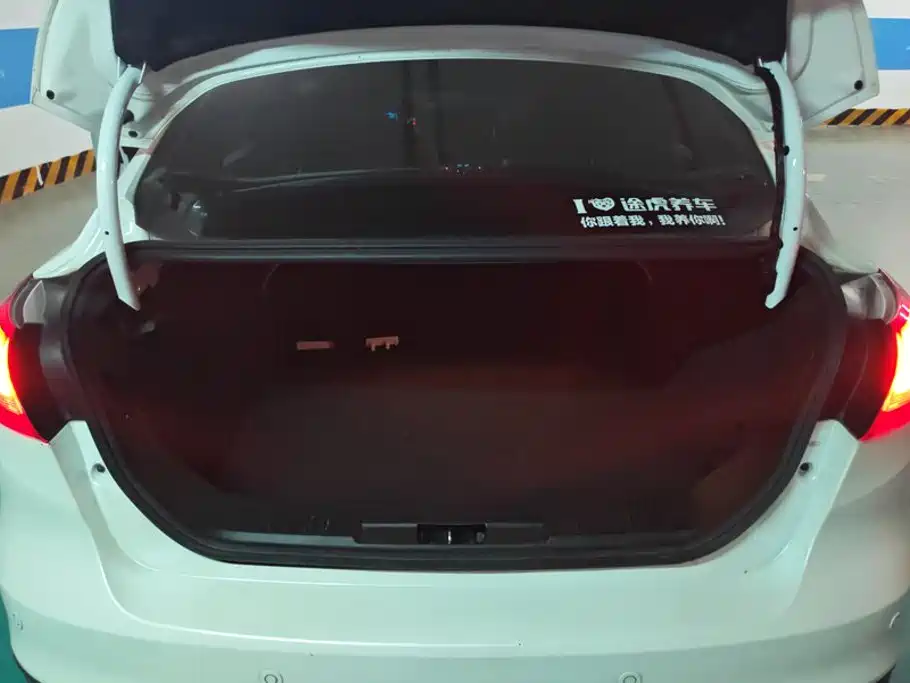 Фото 4 - Ford Focus