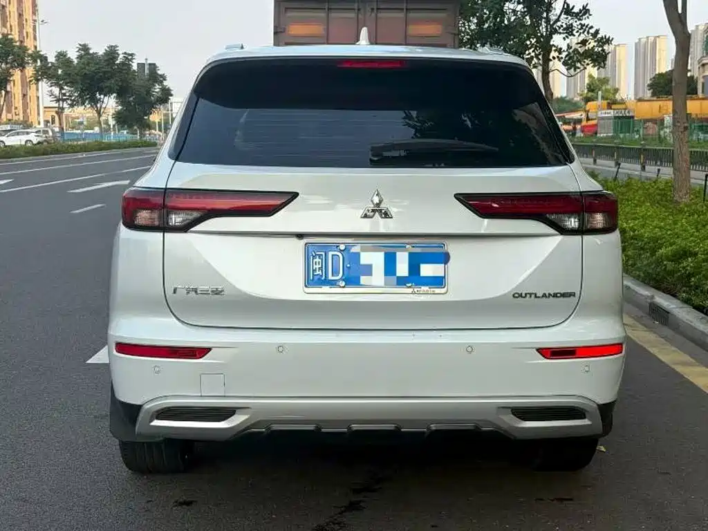 Фото 5 - Mitsubishi Outlander