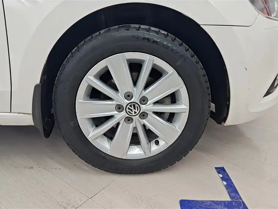 Volkswagen Jetta 2013 1.6L Automatic Comfort фото 6
