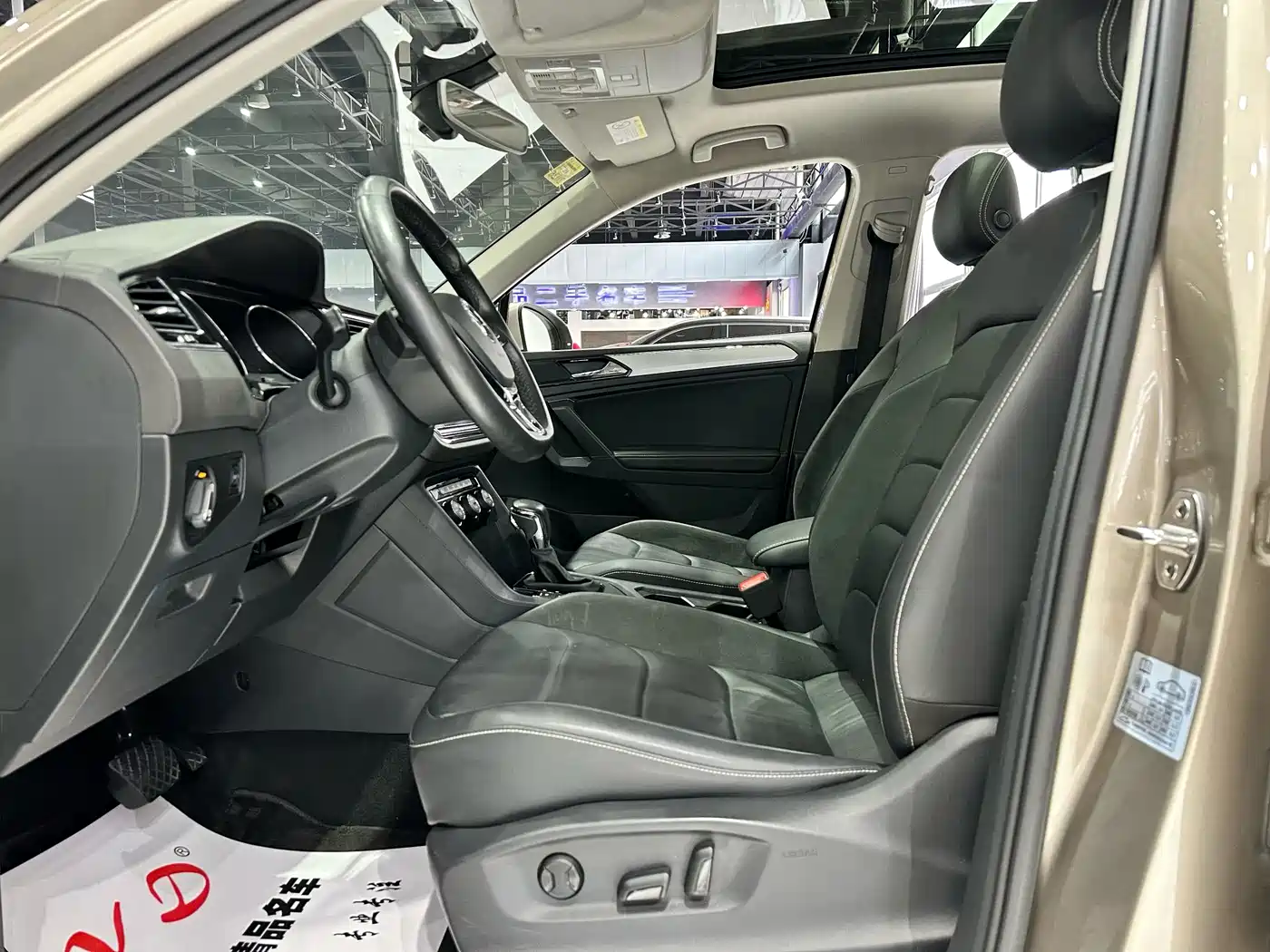 Volkswagen Tiguan L 2018 Facelift 330TSI Automatic 2WD Luxury Edition фото 4